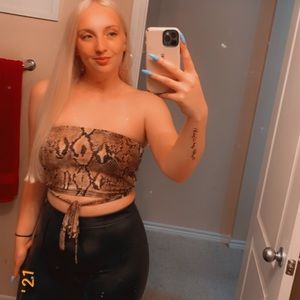 Meet your Posher, Johnnie